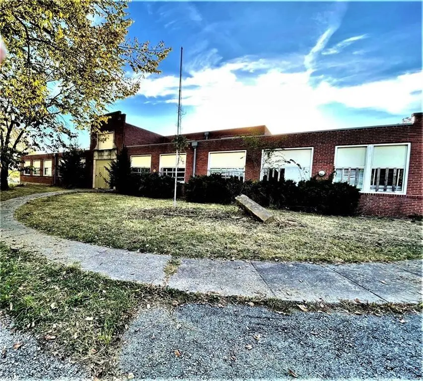 455 Schools WAY, Holt, MO 64048