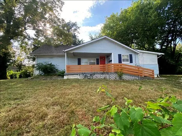 4220 E 43RD ST, Kansas City, MO 64130