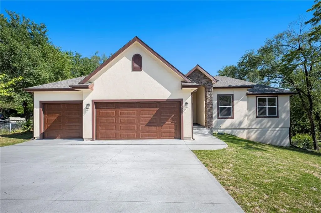 3711 N Wayne AVE, Kansas City, MO 64116