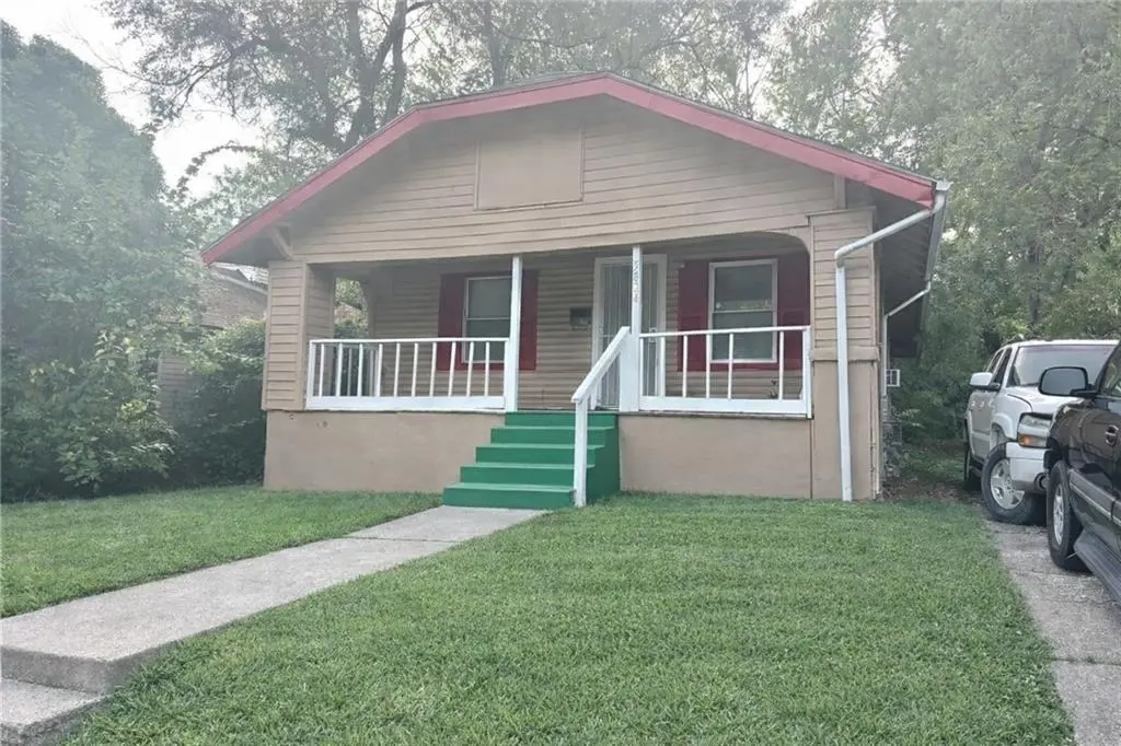 5824 Park AVE, Kansas City, MO 64130
