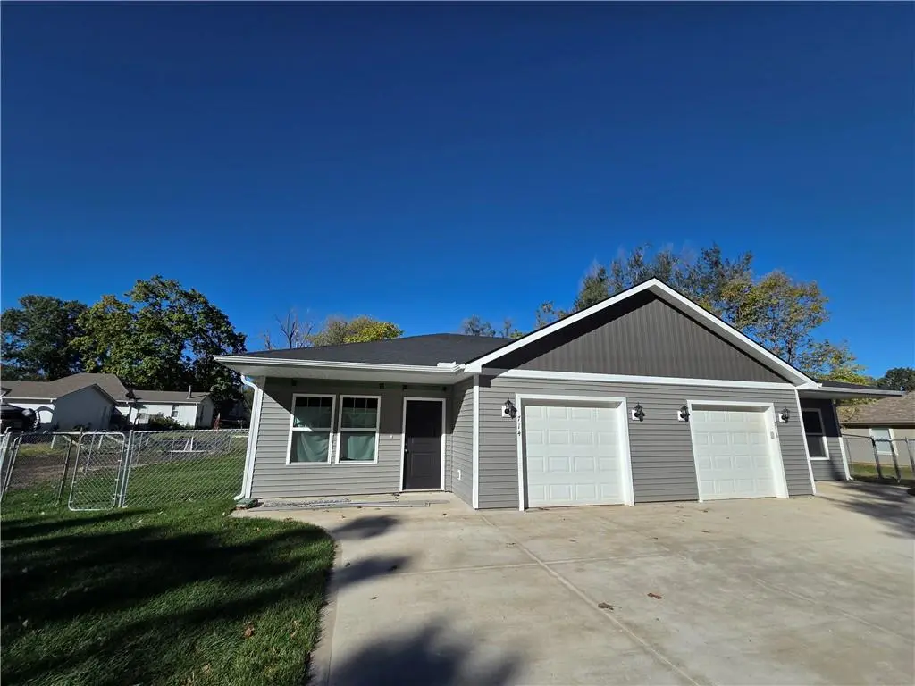 30 E 7th ST, Adrian, MO 64720