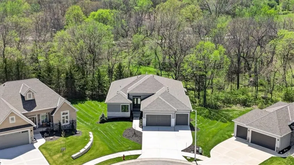 7003 N Polk AVE, Kansas City, MO 64151