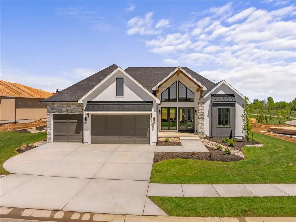 23920 W 112th TER, Olathe, KS 66061
