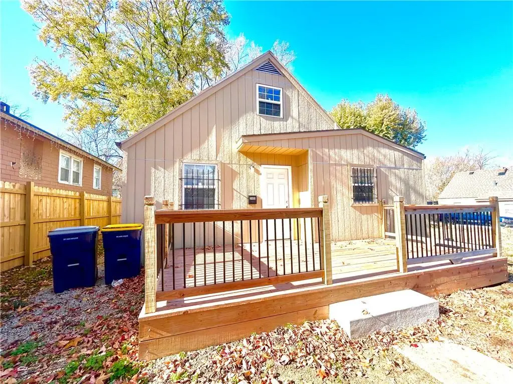 3400 Cypress ST, Kansas City, MO 64128
