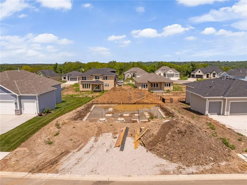 25032 W 141st TER, Olathe, KS 66061
