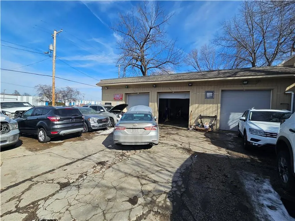 1201 Van Brunt BLVD, Kansas City, MO 64127