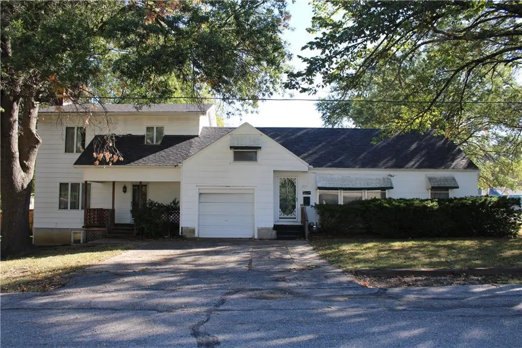 2011 S English ST, Pittsburg, KS 66762
