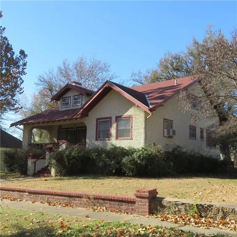 846 N SYCAMORE ST, Iola, KS 66749