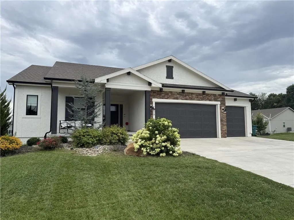 19013 W 188th TER, Spring Hill, KS 66083