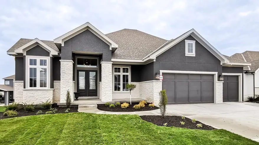 5807 N Lucerne AVE, Kansas City, MO 64151