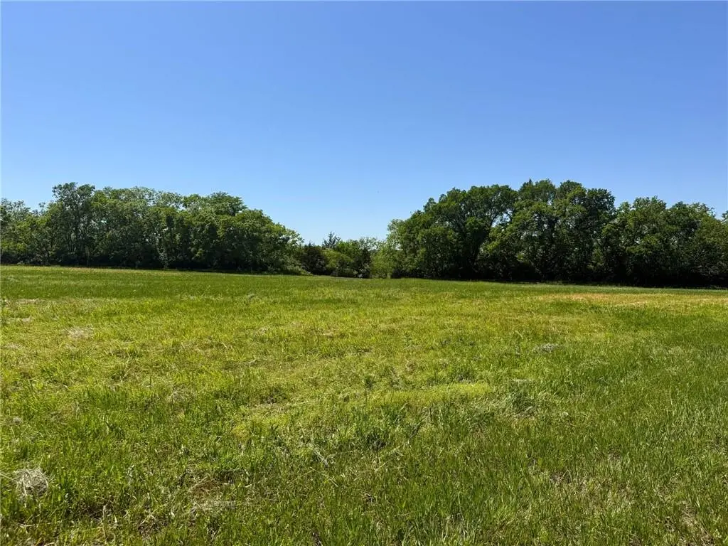 980 SE Stanley RD, Tecumseh, KS 66542