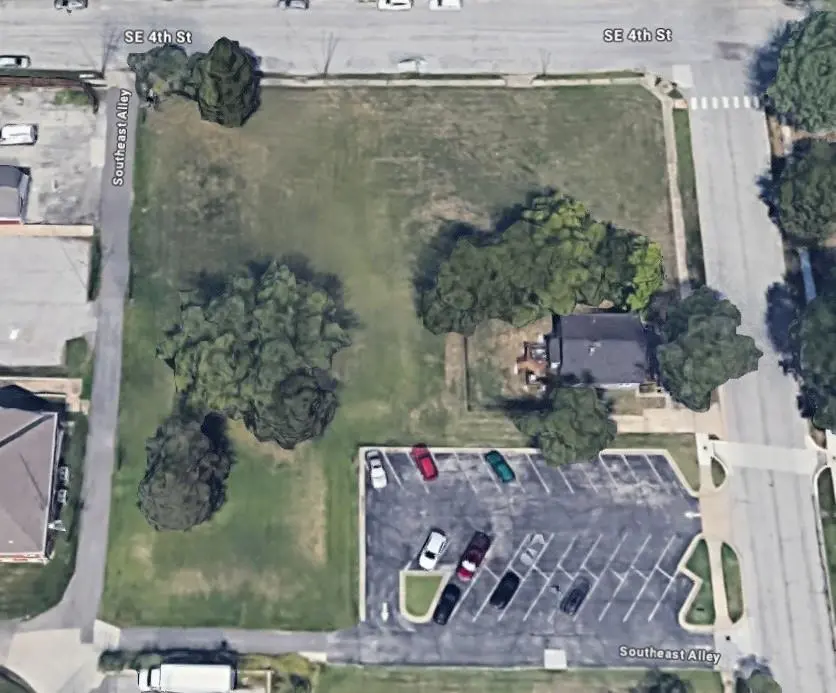 400 E Green ST, Lee's Summit, MO 64063