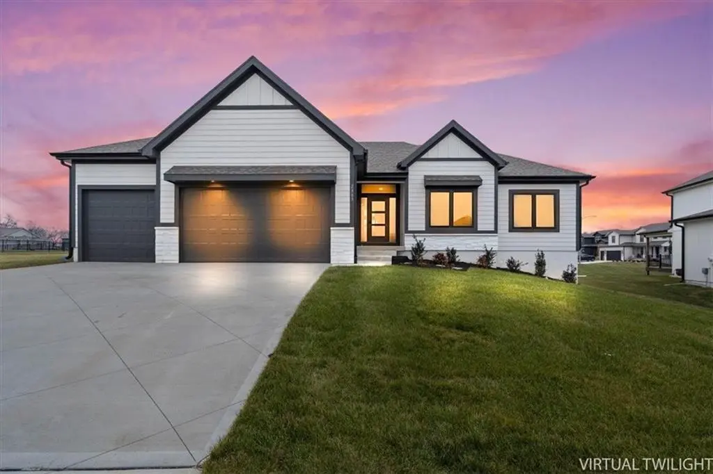 2303 SW Serena PL, Lee's Summit, MO 64082