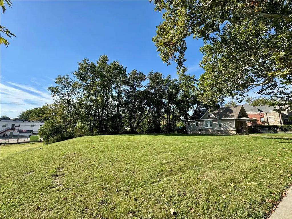 4316 Forest AVE, Kansas City, MO 64110