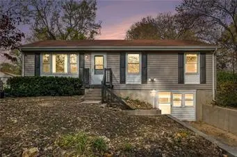 8016 E 75th ST, Kansas City, MO 64138