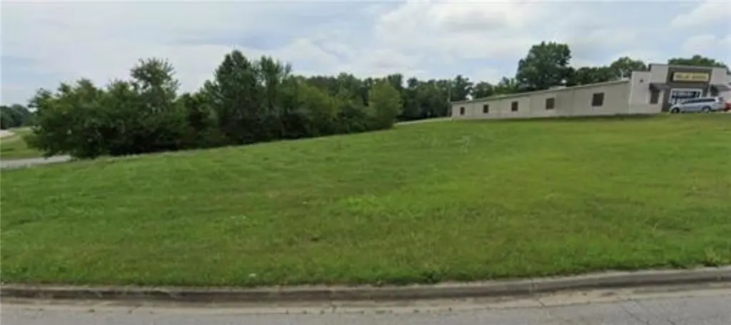 1655 Meadowlark LN, Excelsior Springs, MO 64024