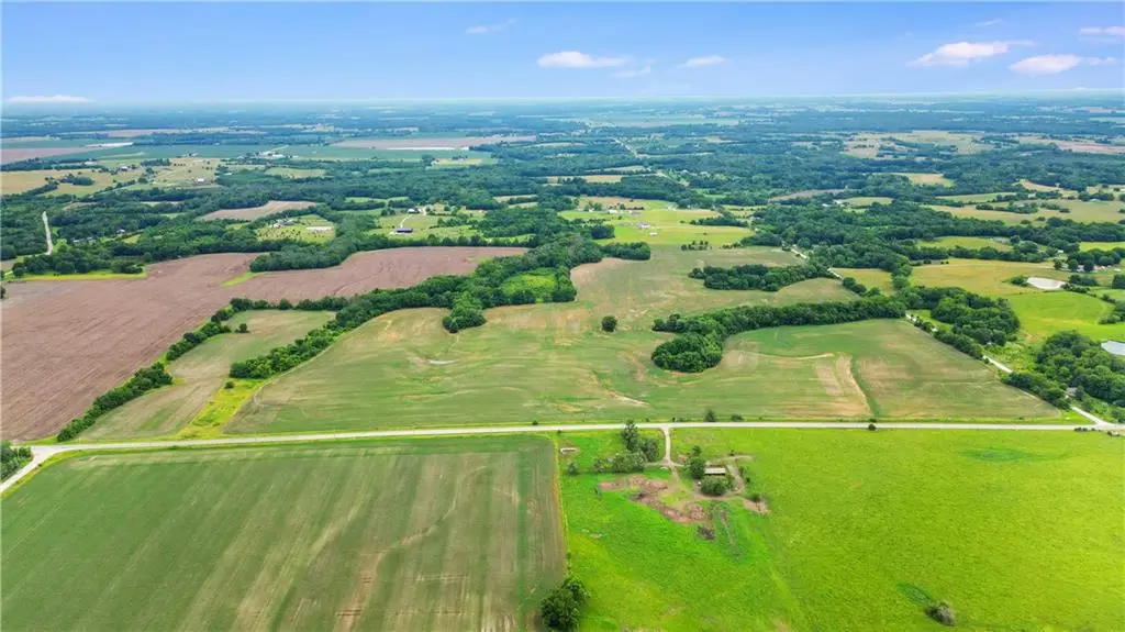 Tract 3 E State Route 2 HWY, Garden City, MO 64747