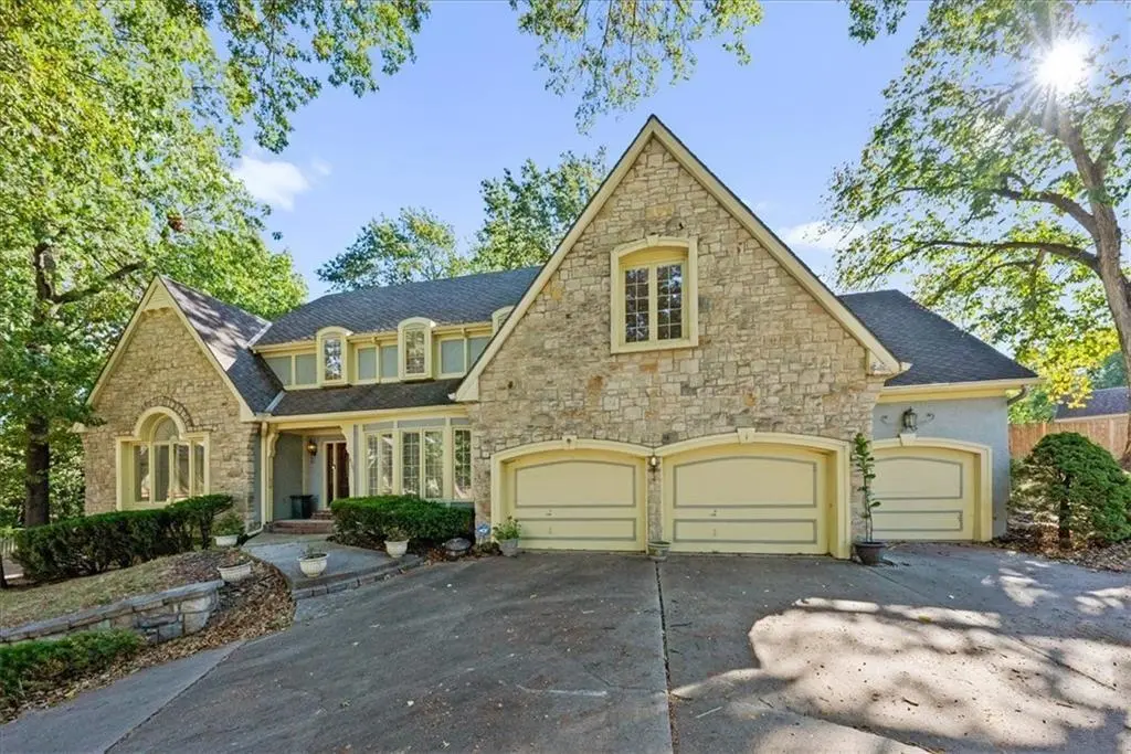 4501 NW Baltimore CT, Kansas City, MO 64116