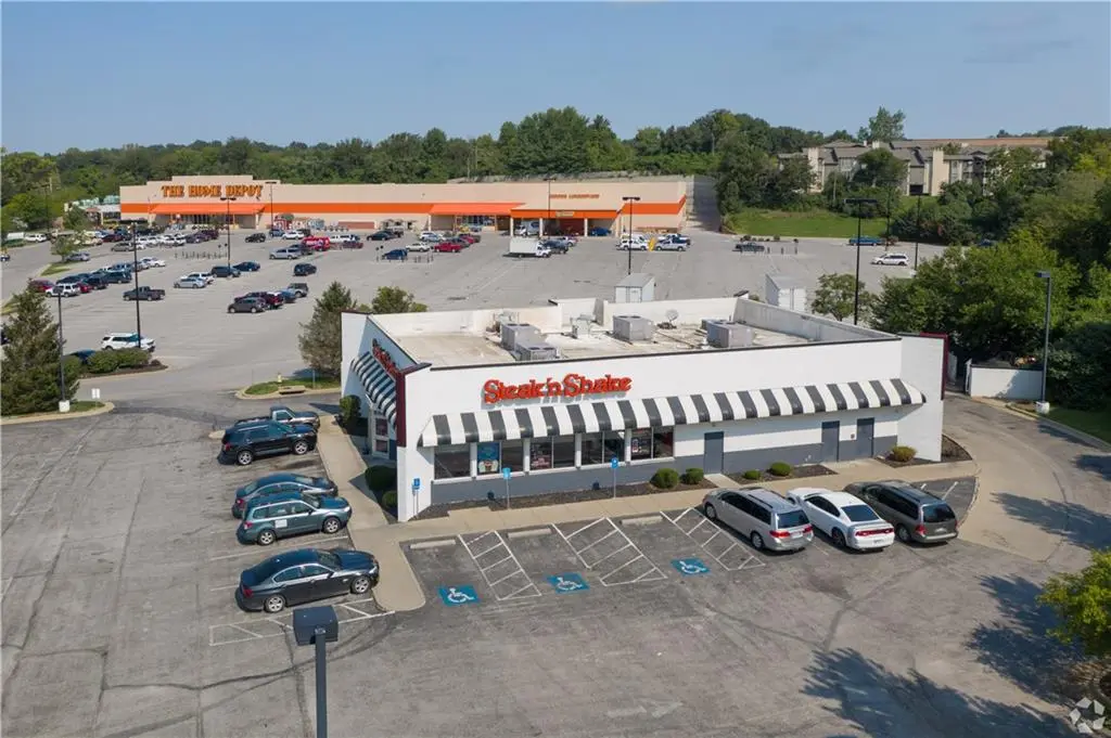 4929 N Old Pike RD, Gladstone, MO 64118