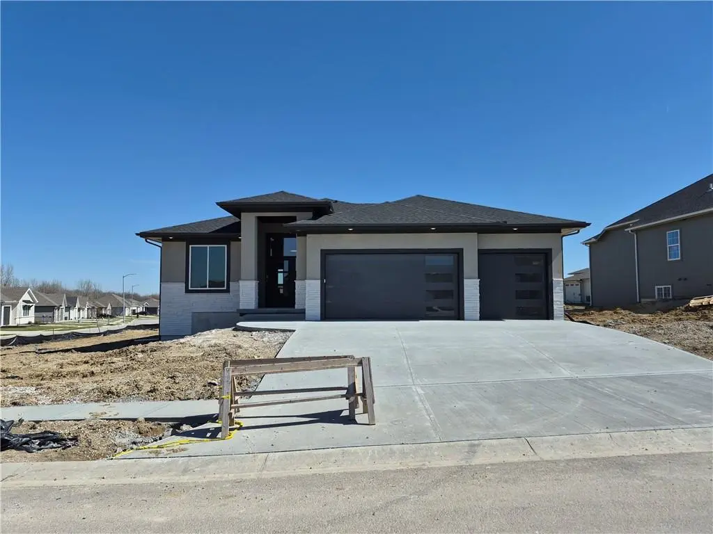 4551 145th TER, Basehor, KS 66007