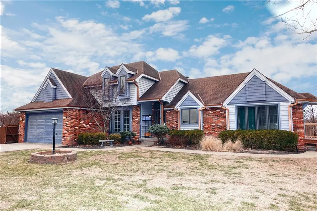 39 Mackenzie DR, St Joseph, MO 64503