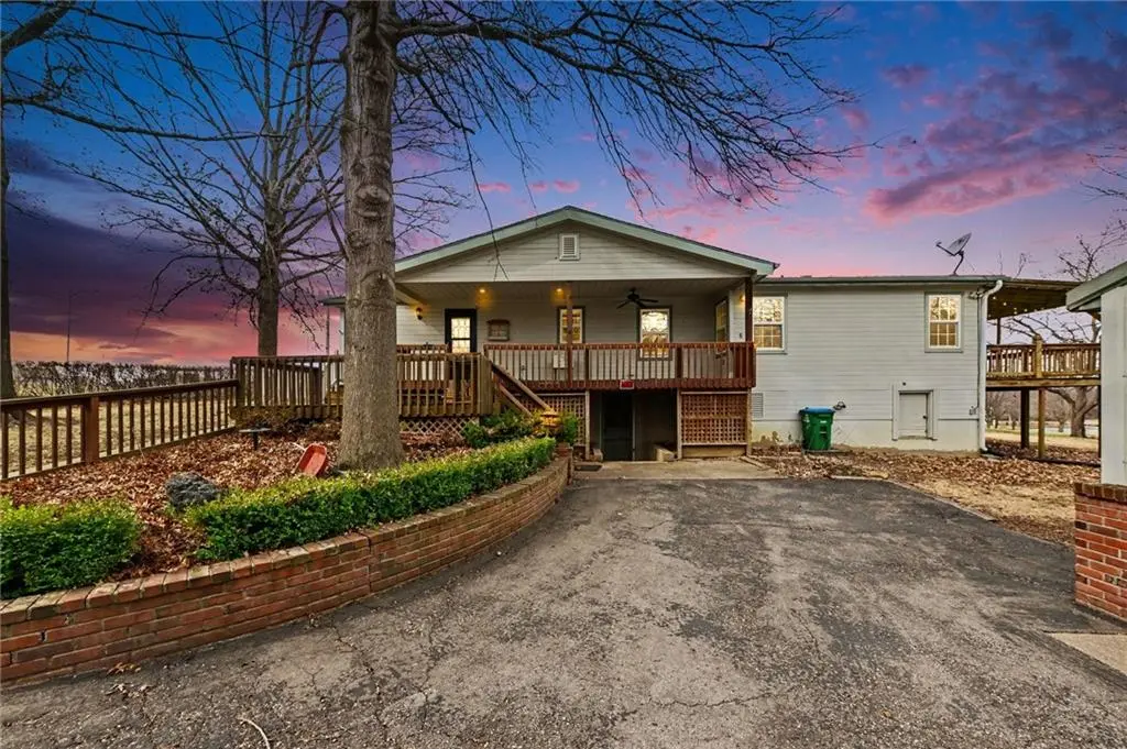1492 SW Hook RD, Lee's Summit, MO 64082