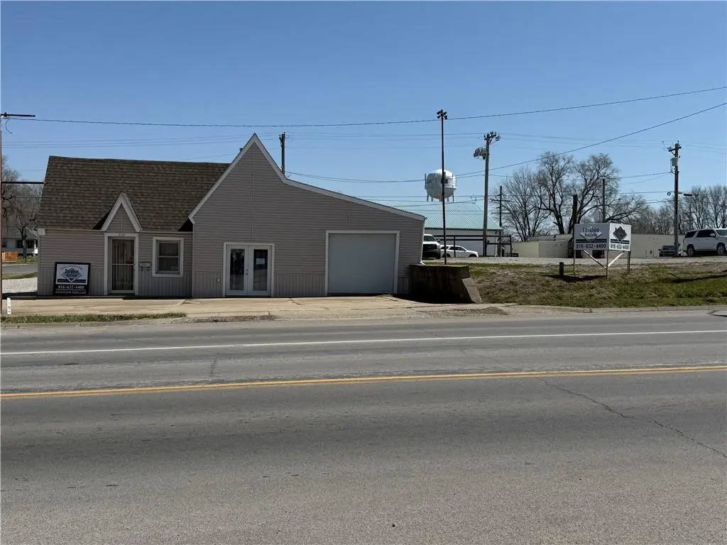 322 N Walnut ST, Cameron, MO 64429
