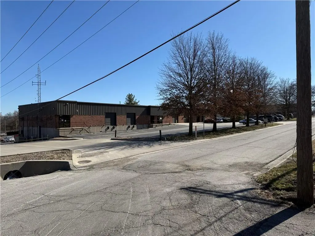 3121 S Dodgion ST, Independence, MO 64055