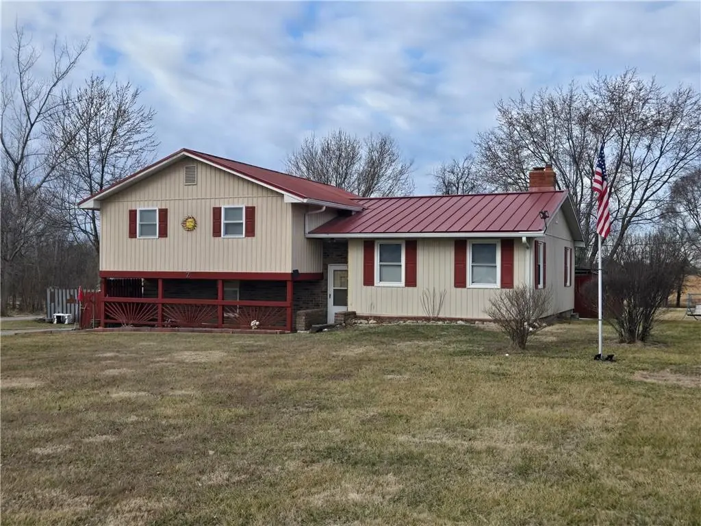 32188 Osawatomie RD, Paola, KS 66071