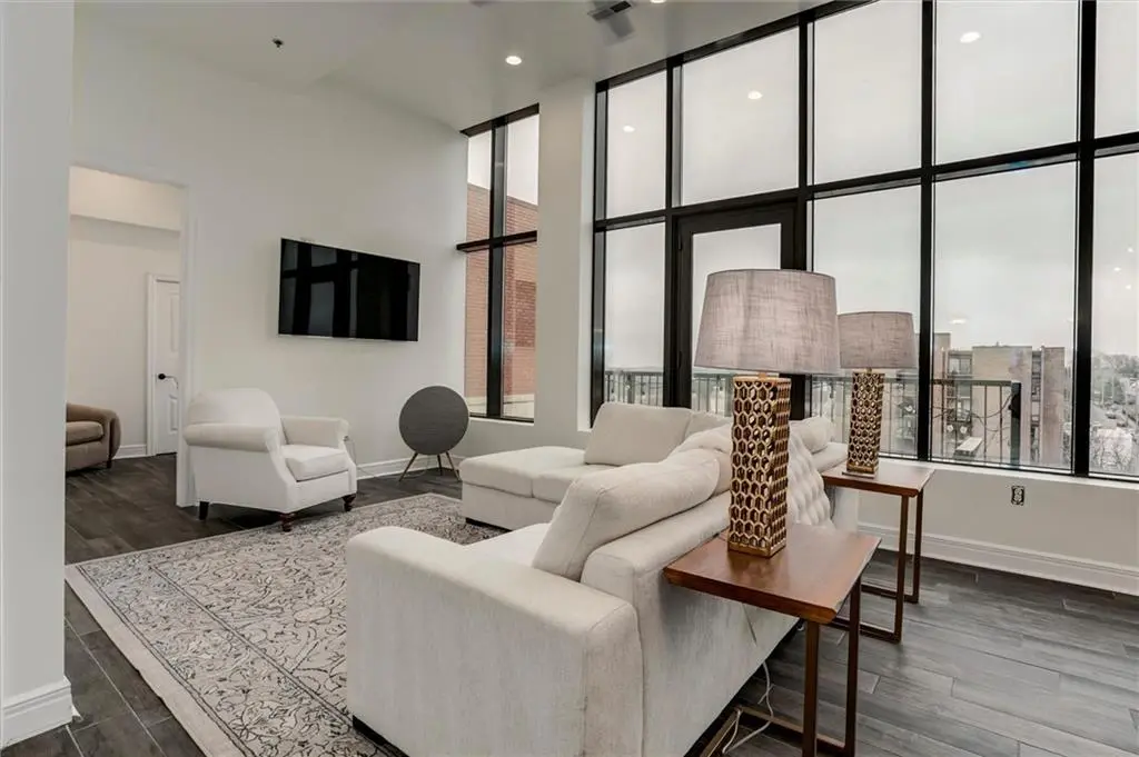2940 Baltimore AVE #1505, Kansas City, MO 64108
