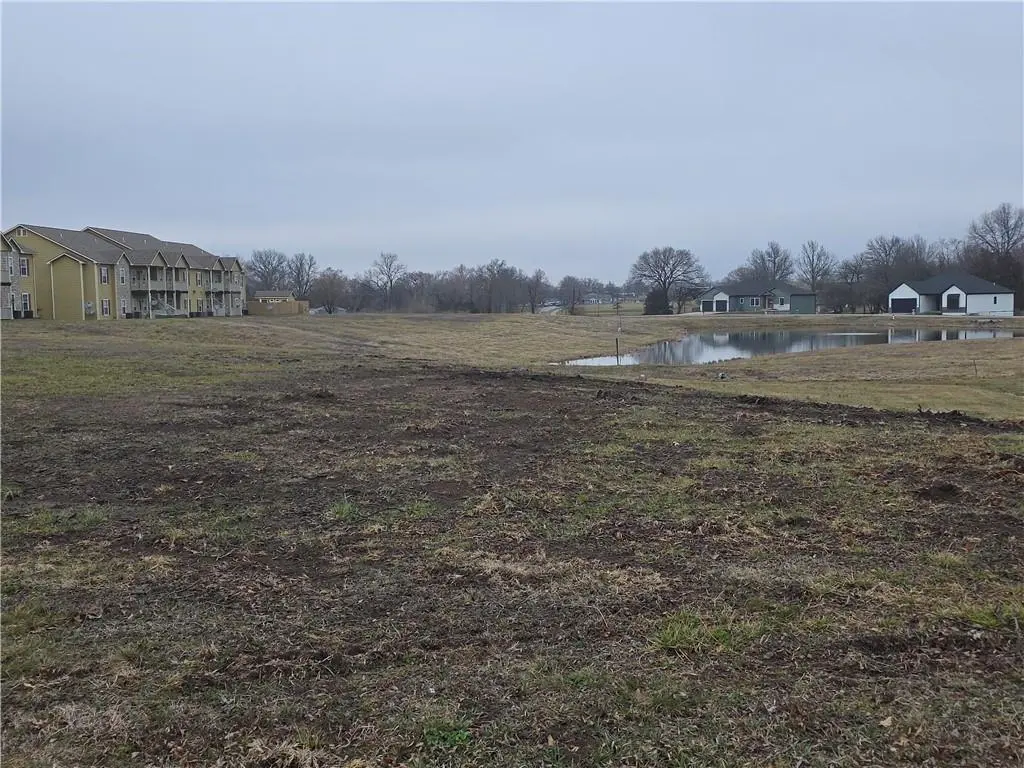 823 W 17th ST, Ottawa, KS 66067