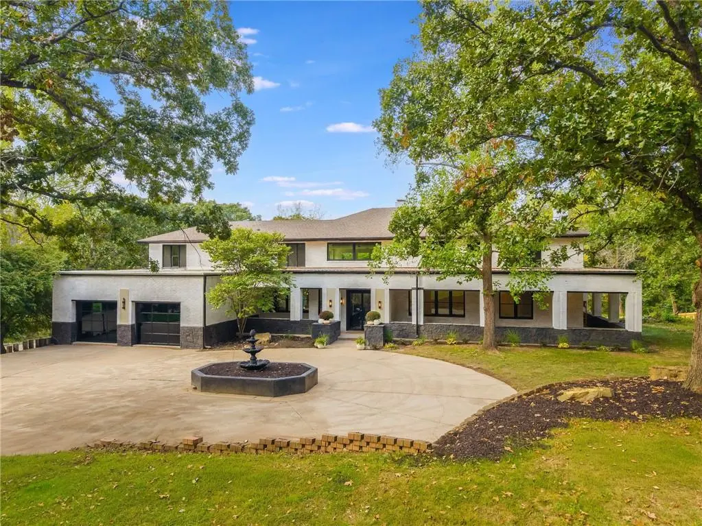 1701 NW Duncan RD, Blue Springs, MO 64015
