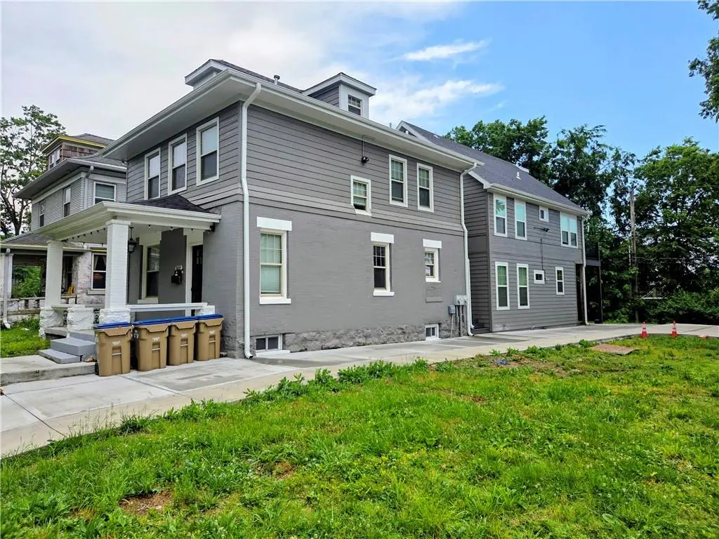 3412 Charlotte ST, Kansas City, MO 64109