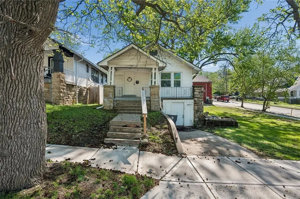 4943 Michigan AVE, Kansas City, MO 64130