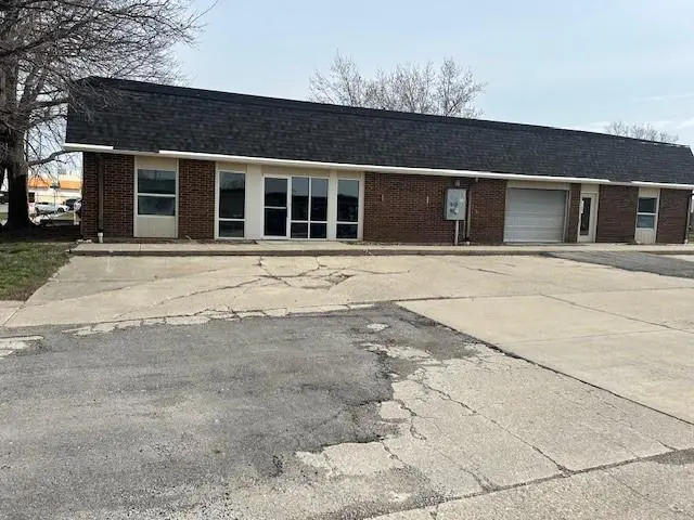 2852 Four Wheel DR, Lawrence, KS 66047