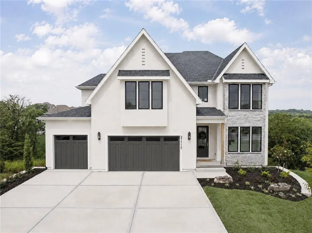 21710 W 80th TER, Shawnee, KS 66220