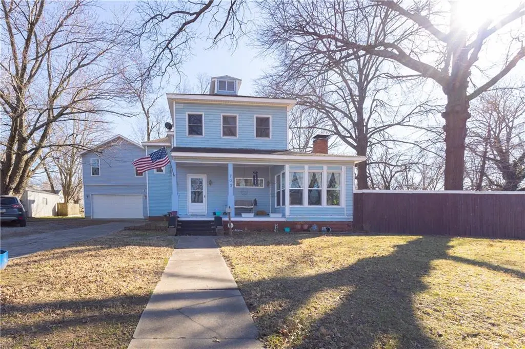 703 E 4th ST, Cherryvale, KS 67335