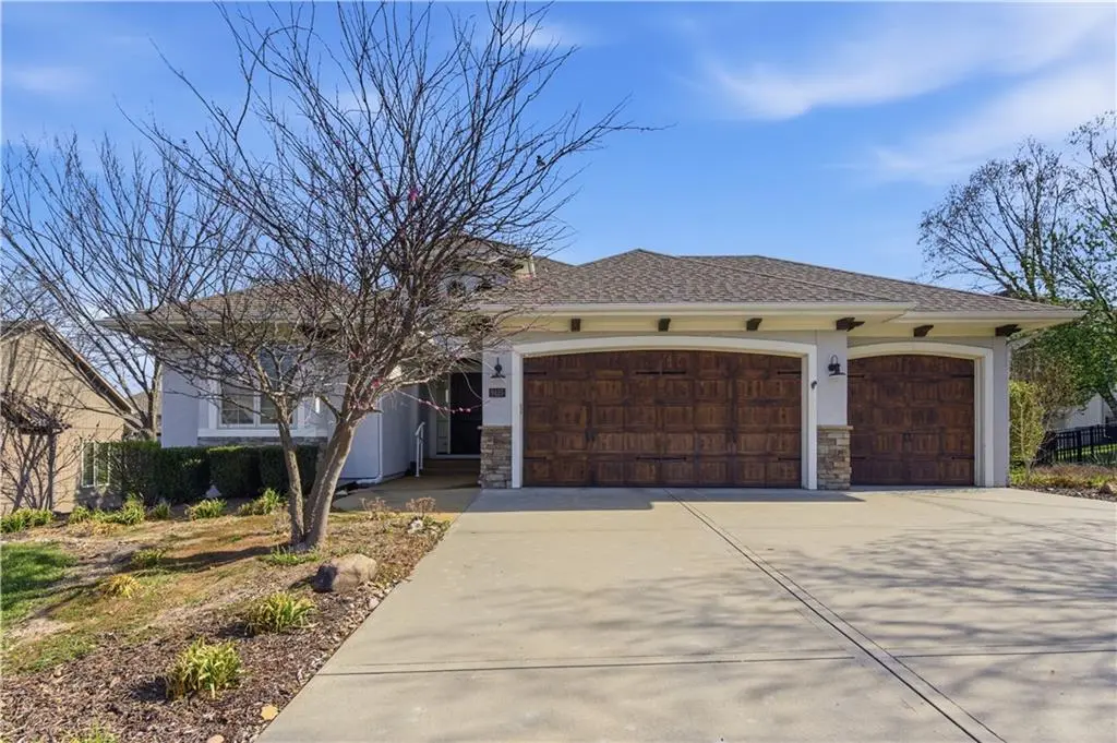 9425 N Spruce CT, Kansas City, MO 64156