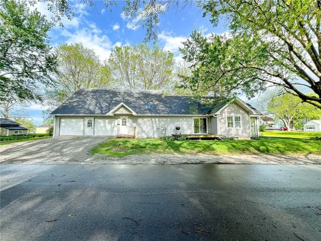 419 W 12th ST, Maryville, MO 64468