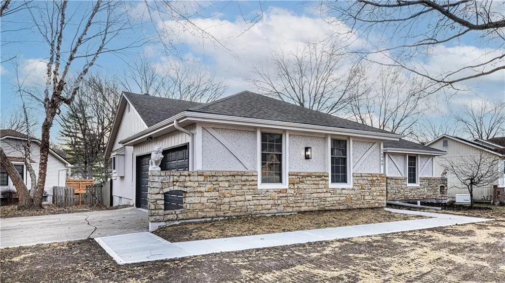 16900 E 49th TER #S, Independence, MO 64055