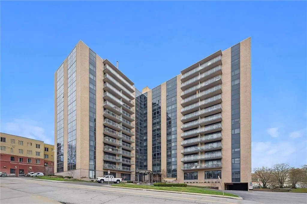 4545 Wornall RD #1210, Kansas City, MO 64111