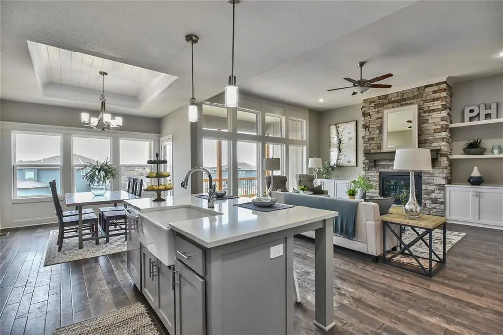 2306 W Wabash ST, Olathe, KS 66061