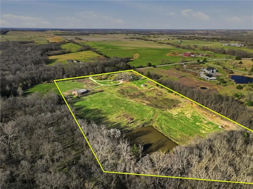 28005 W 295th ST, Paola, KS 66071