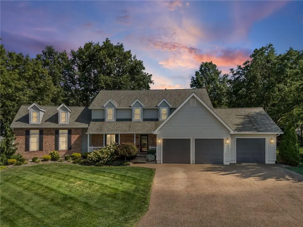 1501 E Sleepy Hollow DR, Olathe, KS 66062