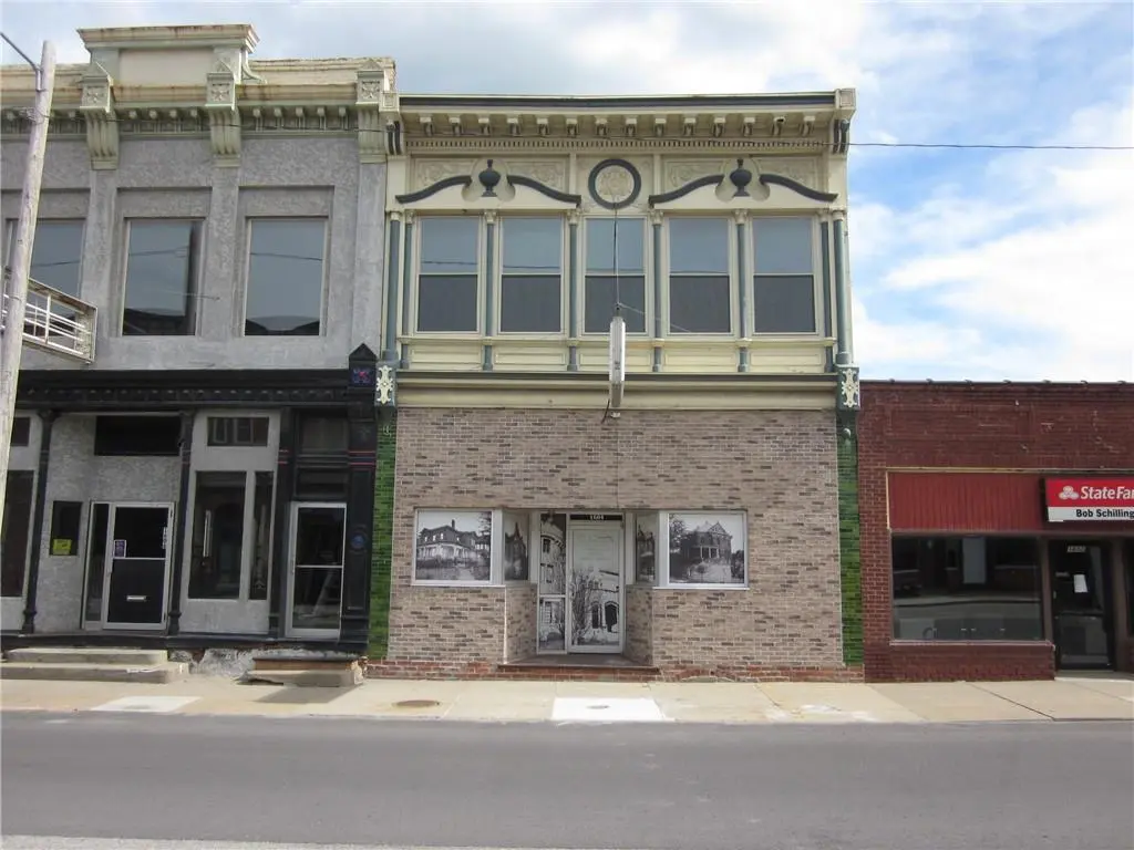 1604 Frederick AVE, St Joseph, MO 64501