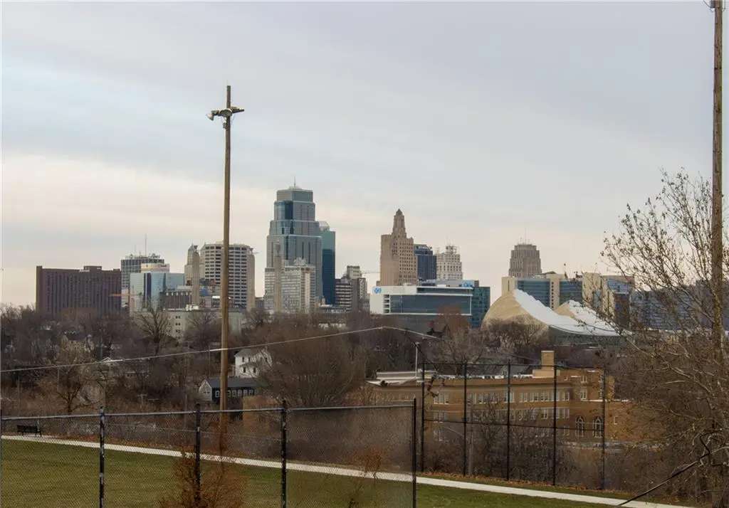 2111 Holly ST, Kansas City, MO 64108