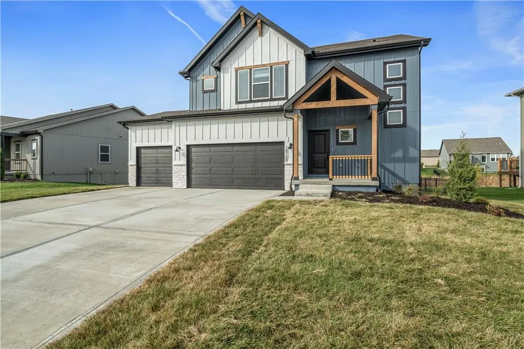 18040 W 166th ST, Olathe, KS 66062