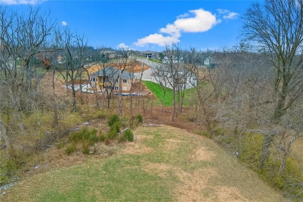 4924 NW Linden RD, Kansas City, MO 64151