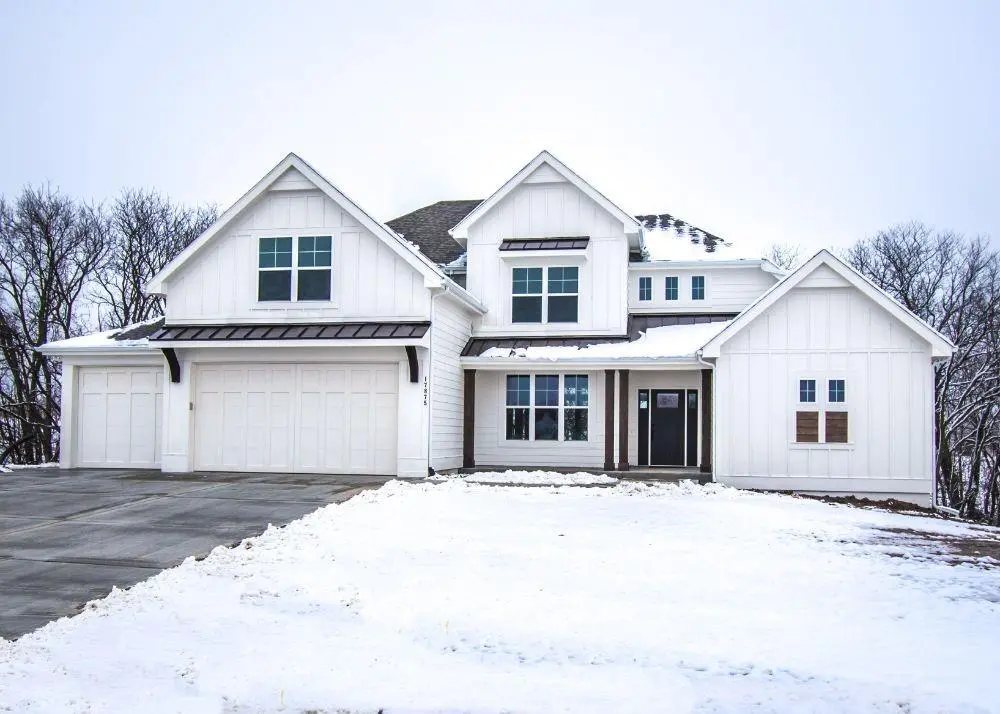 4789 NW Sienna RDG, Riverside, MO 64150