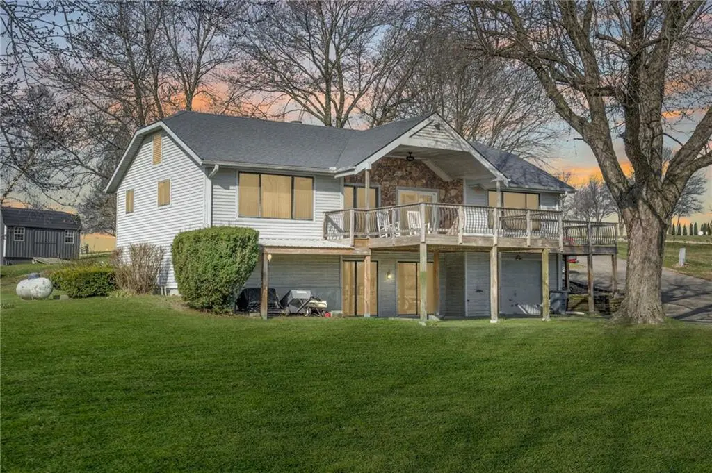 150 Yacht Club CIR, Altamont, MO 64640